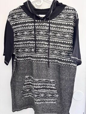 Metro One Black & Gray Patterned Short-Sleeve Hoodie Large 100% Cotton Pocket